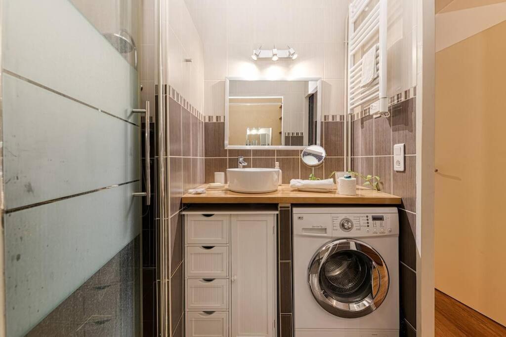 Appartement 50m Gem - 400m Gare: Garage Prive, Terrasse, Wifi *